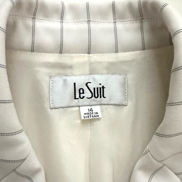 Le Suit Ivory Black Pinstriped Long Sleeve Flap Pockets Blazer Jacket Size 14 - Picture 2 of 12